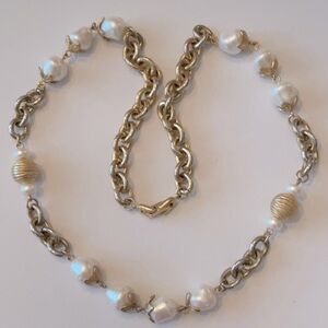 VINTAGE GOLD TONE LINK AND PEARL NECKLACE with secure closure